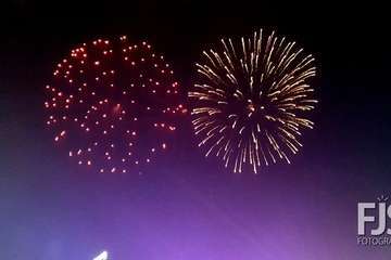 Vistoso espectáculo pirotécnico en el cielo de Telde (Foto Francisco Javier Santana, Jesús Ruiz Mesa y TA)